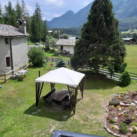 La Rondine - Appartamento Panoramico 6 Posti Letto In Villetta Champoluc Εξωτερικό φωτογραφία